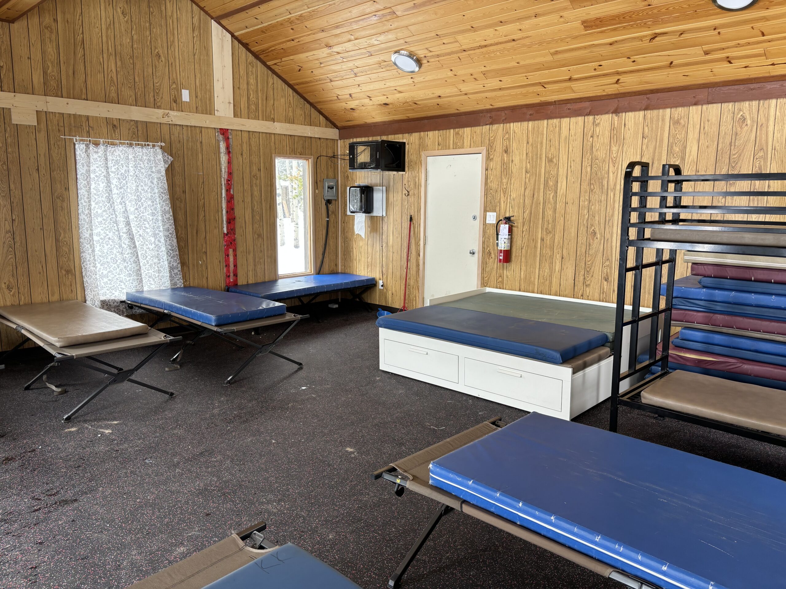 Lakeside_Cabin_Inside